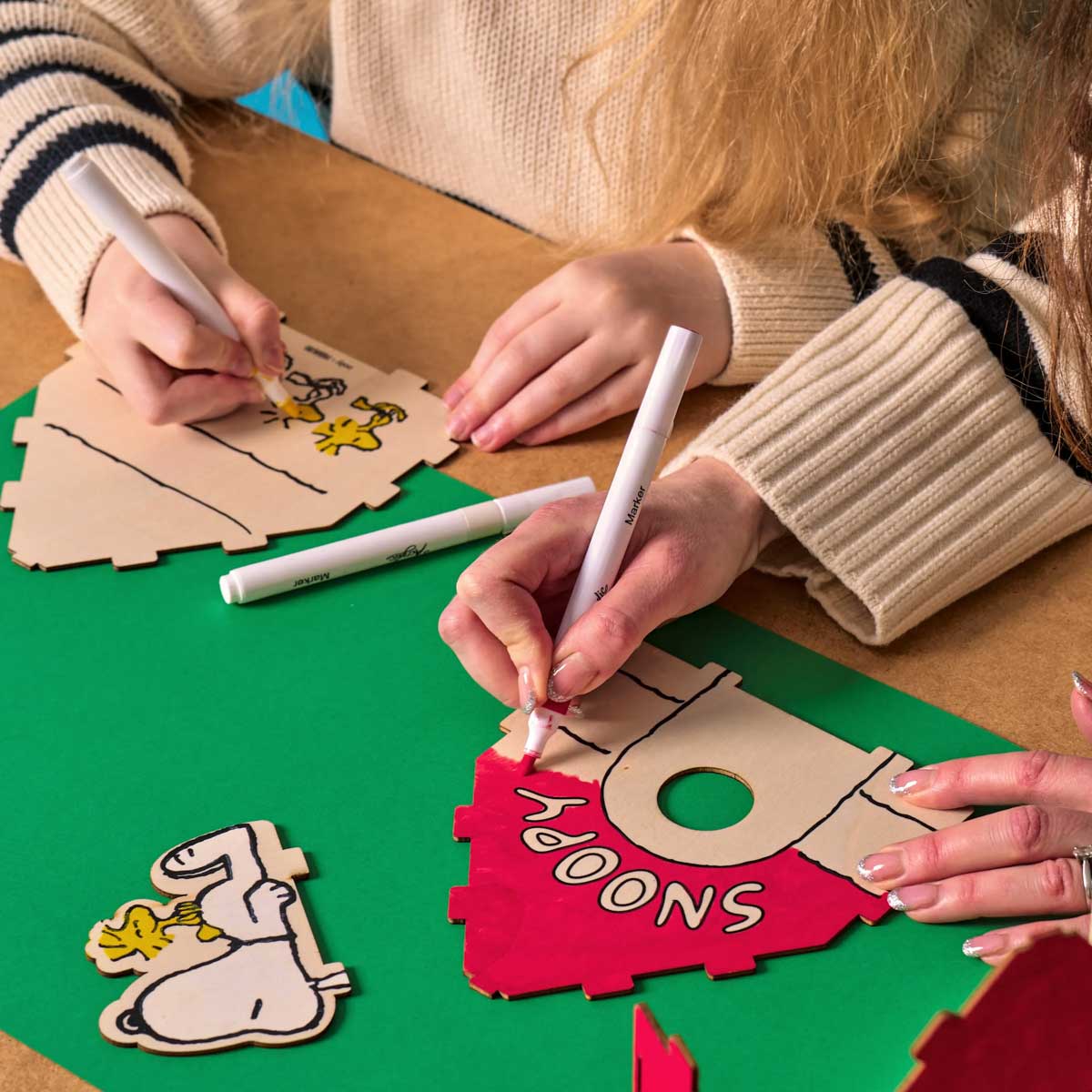 OOLY - OOLY x PEANUTS: Color-In' Wooden Bird House Kit