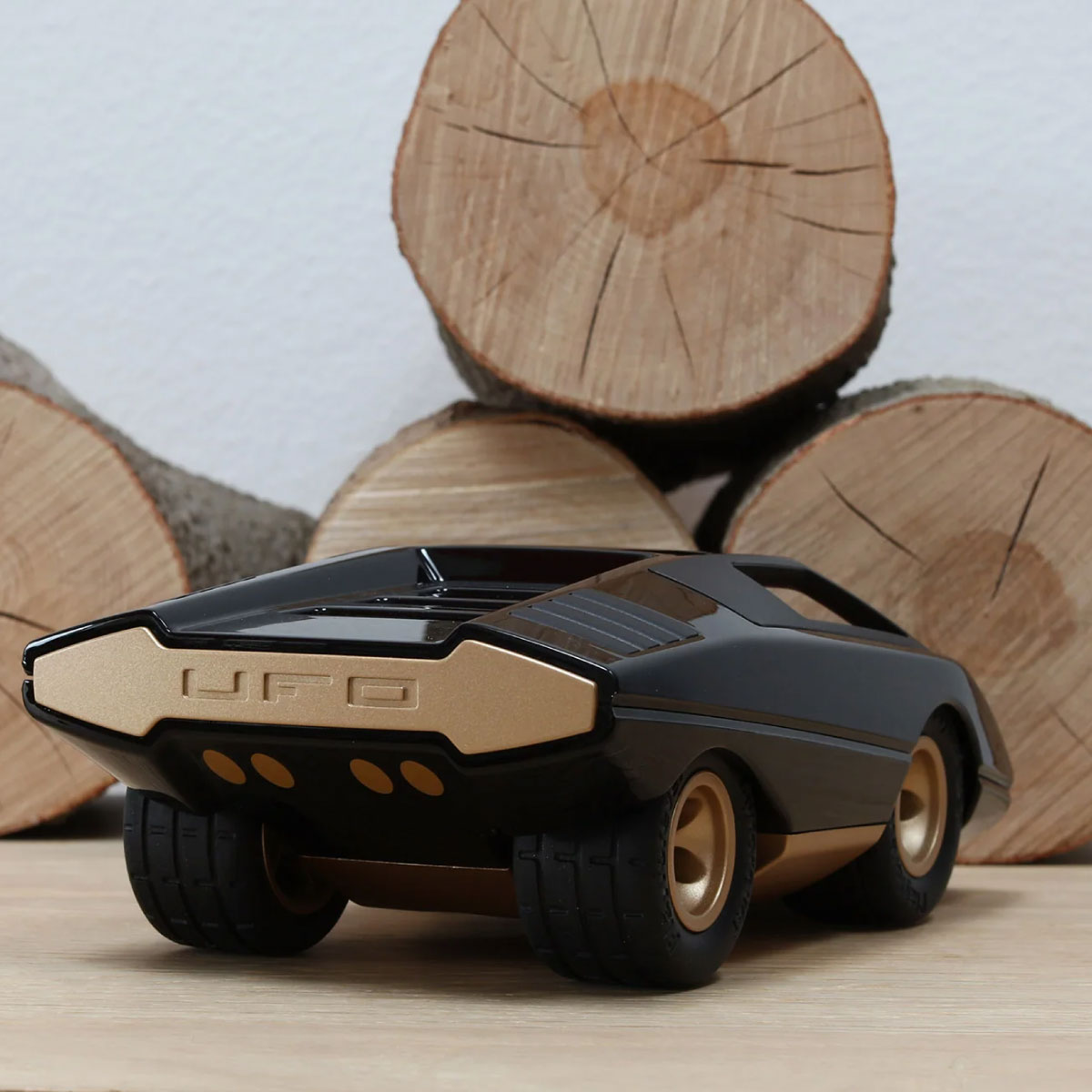 Playforever UFO Black Cannone Concept Car