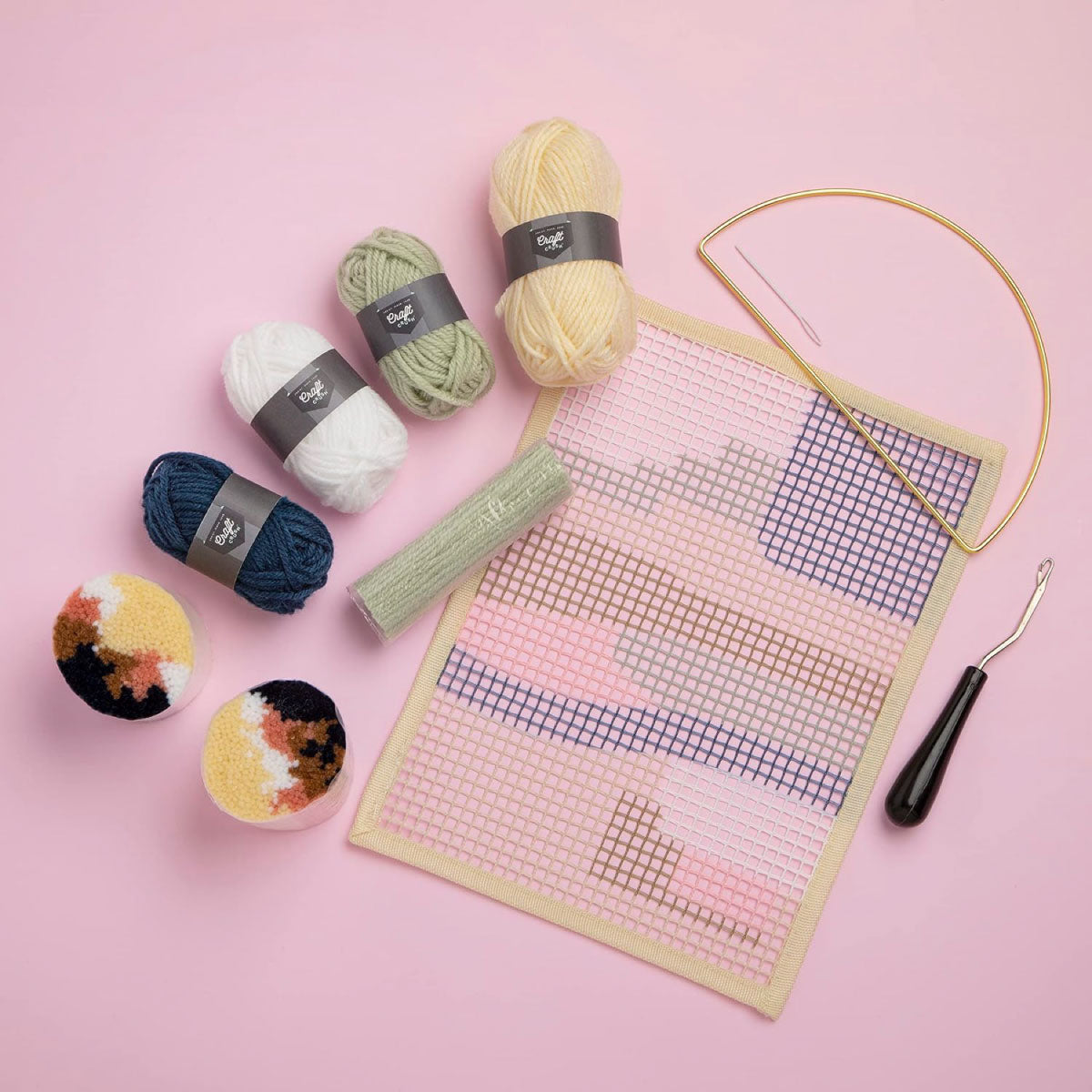 Craft Crush DIY Latched Wall Hanging