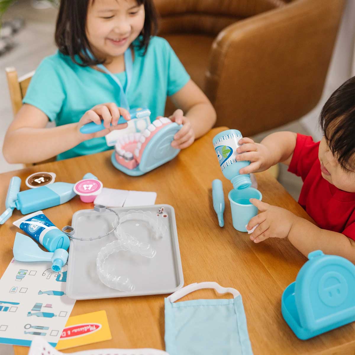 Melissa & Doug - Super Smile Dentist Play Set