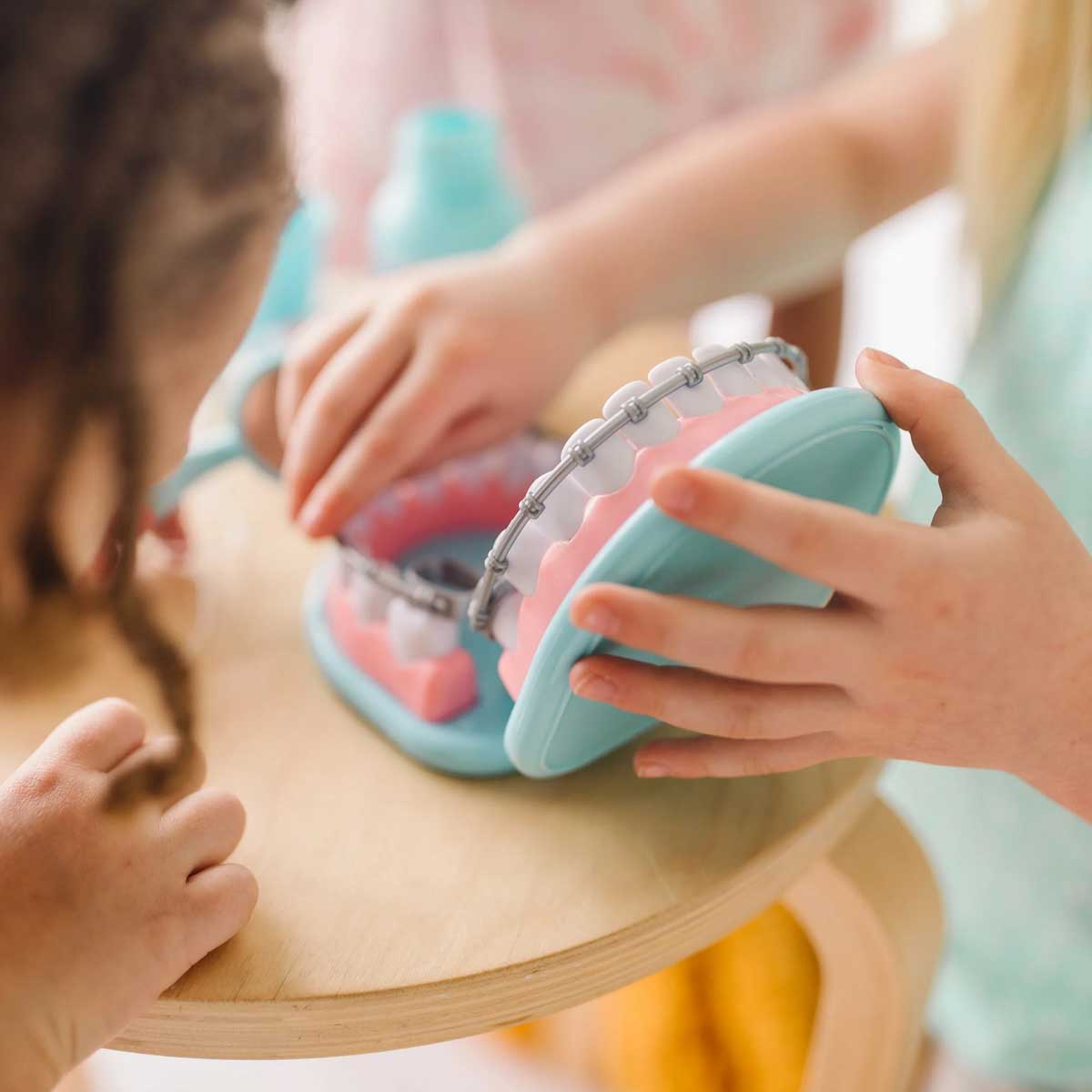 Melissa & Doug - Super Smile Dentist Play Set