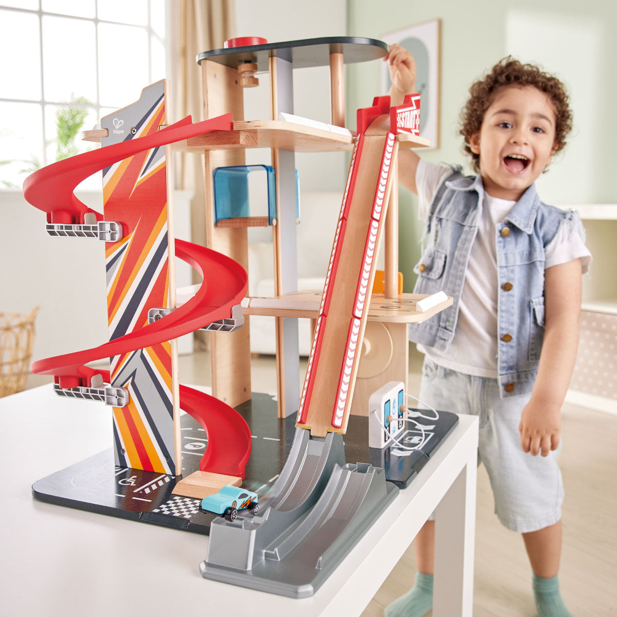 Hape Gearhead Stunt Garage with Cars