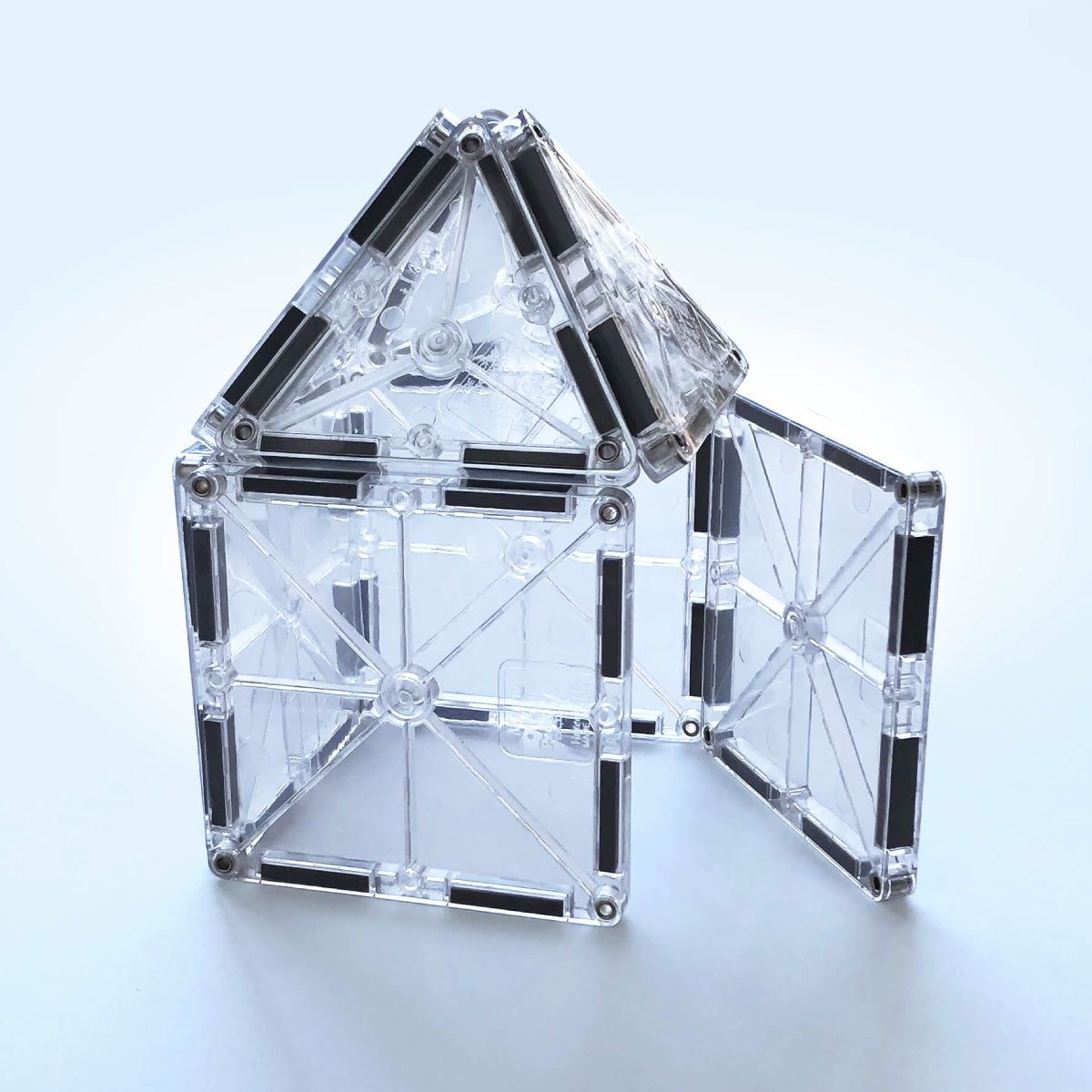 Magna-Tiles Ice 16 Piece Set from Valtech