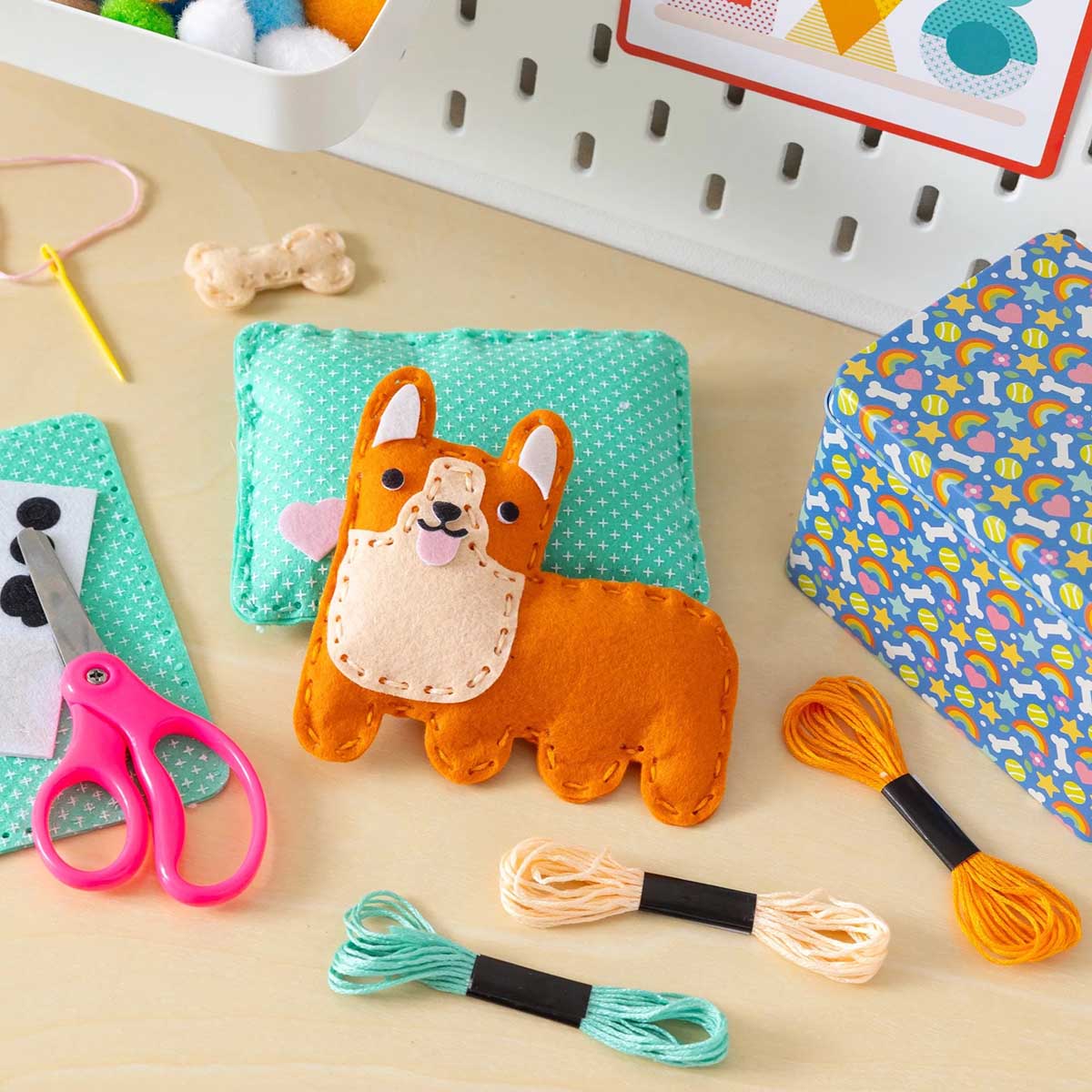 Chronicle Books Petit Collage Mini Craft Kit: Pocket Pet Corgi