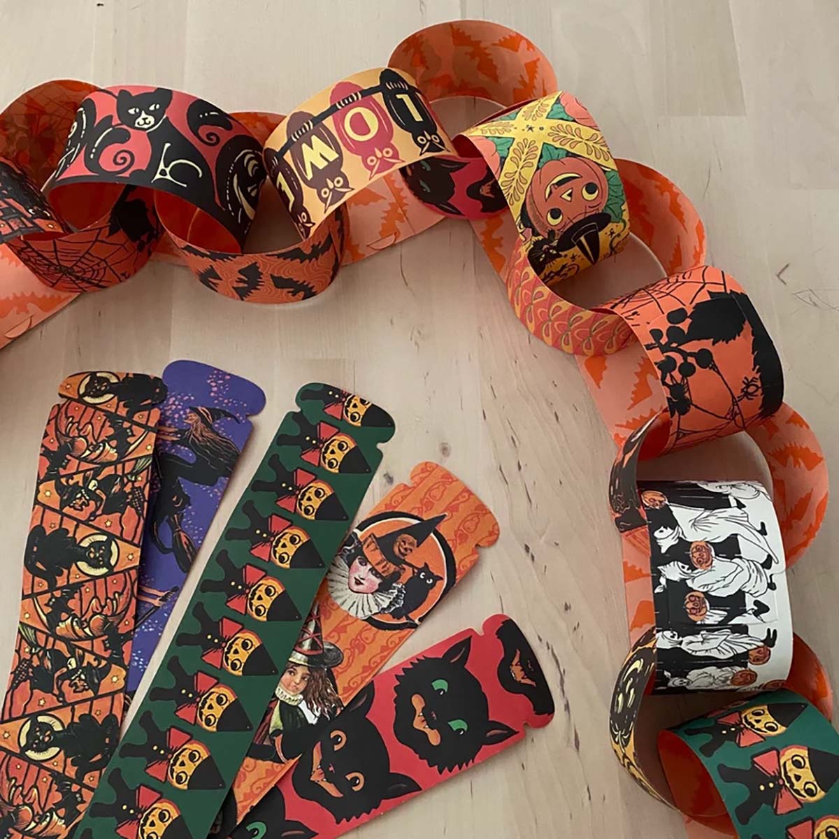 eeBoo Halloween Paper Chain