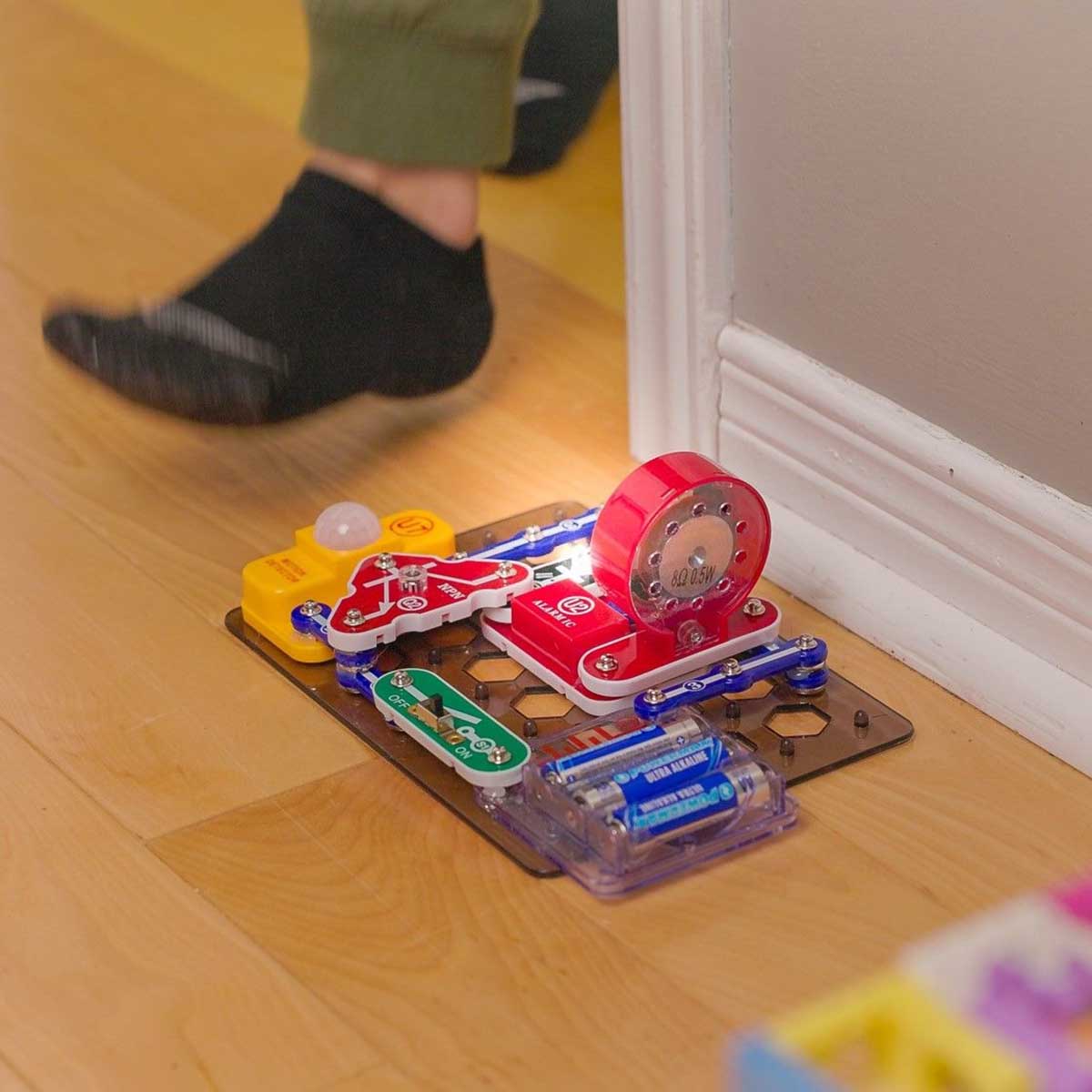 Elenco Electronics Snap Circuits Spy Kit