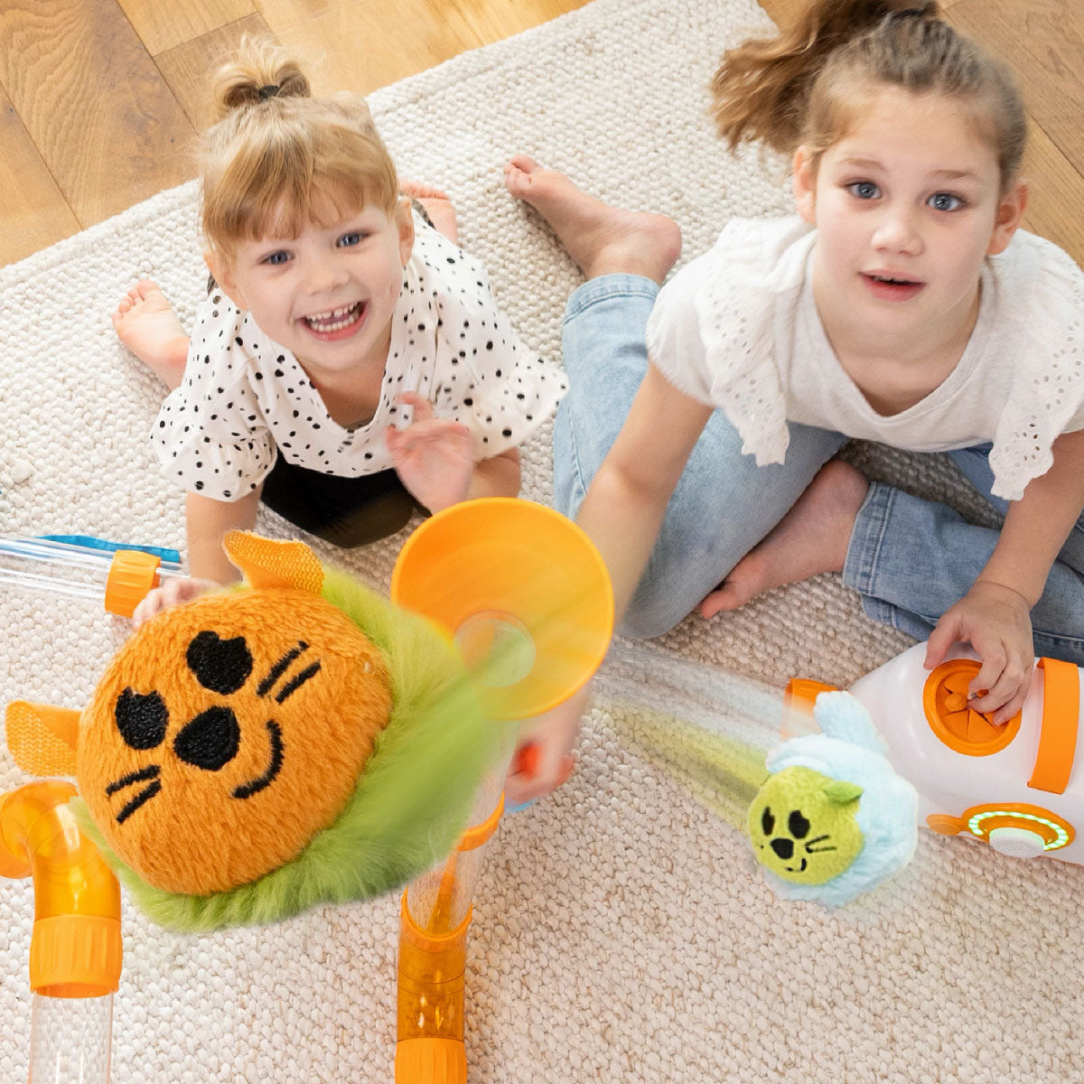 Kids playing with the Air Toobz Toobzters 5 Pack Accessory