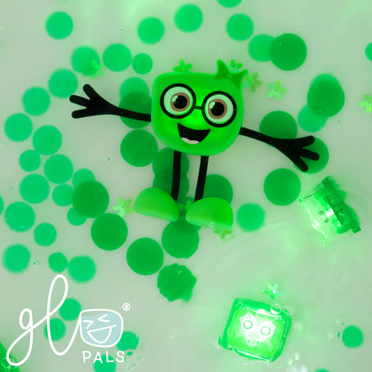 Glo Pals Pippa Character + 2 Green Cubes