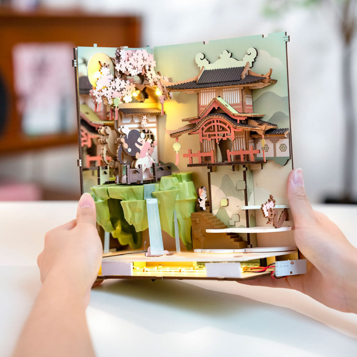 Hands Craft DIY Miniature Book Nook - Falling Sakura