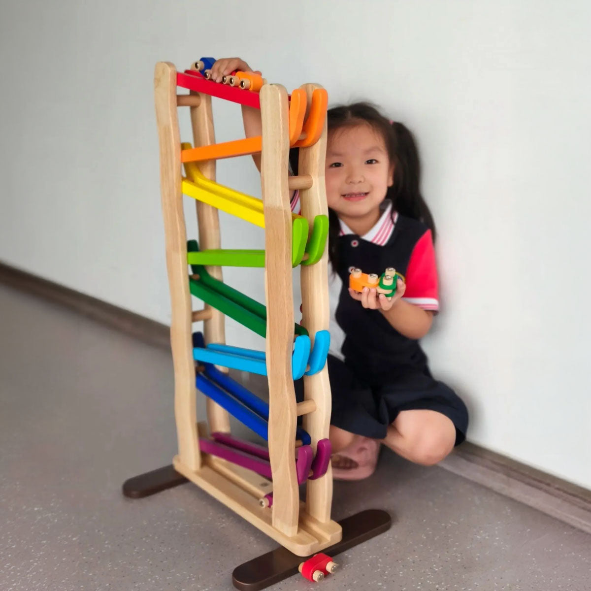 Hape PinToys Tower Rainbow Slope
