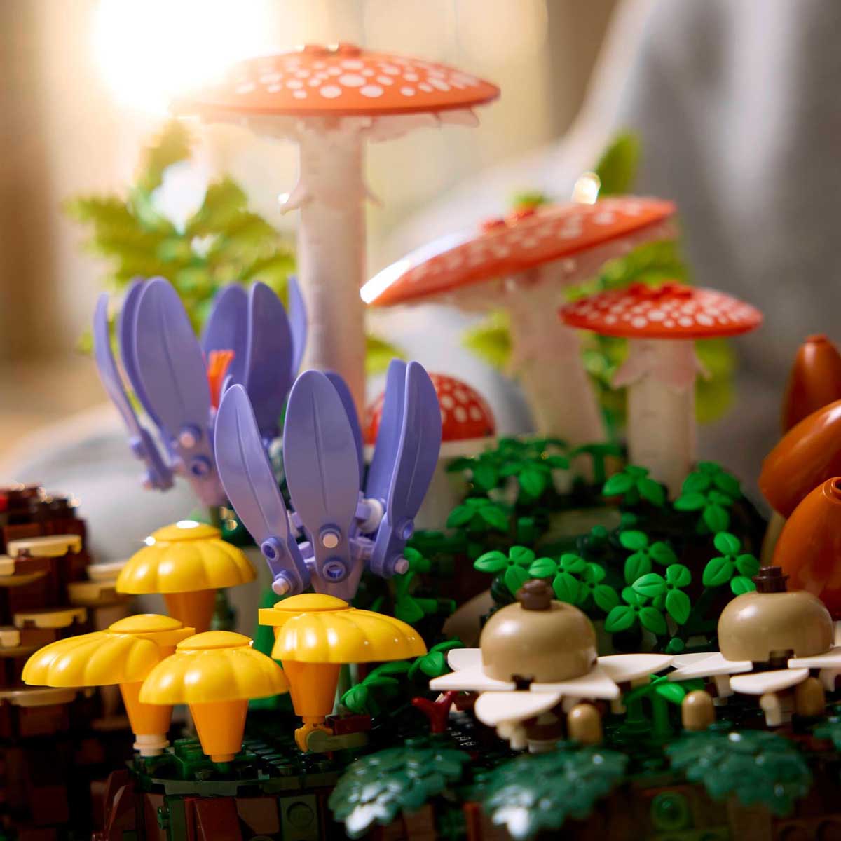LEGO BOTANICALS Woodland Mushroom