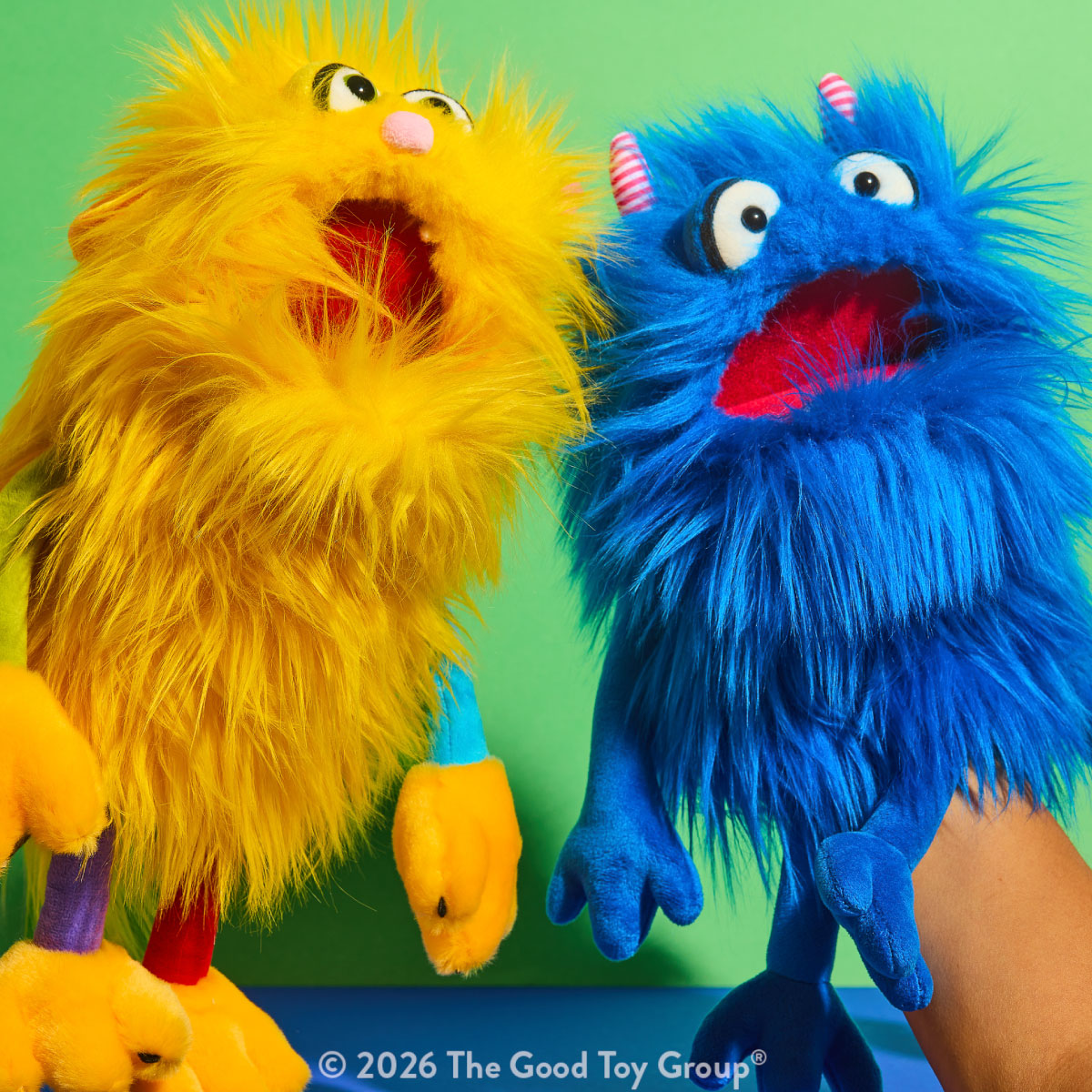 Living Puppets Monster To Go - Mack and Sassy with children playing