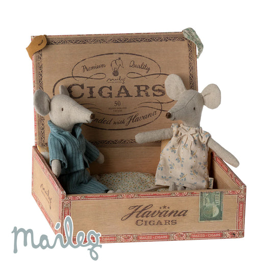 Maileg Mum & Dad Mice in Cigar Box