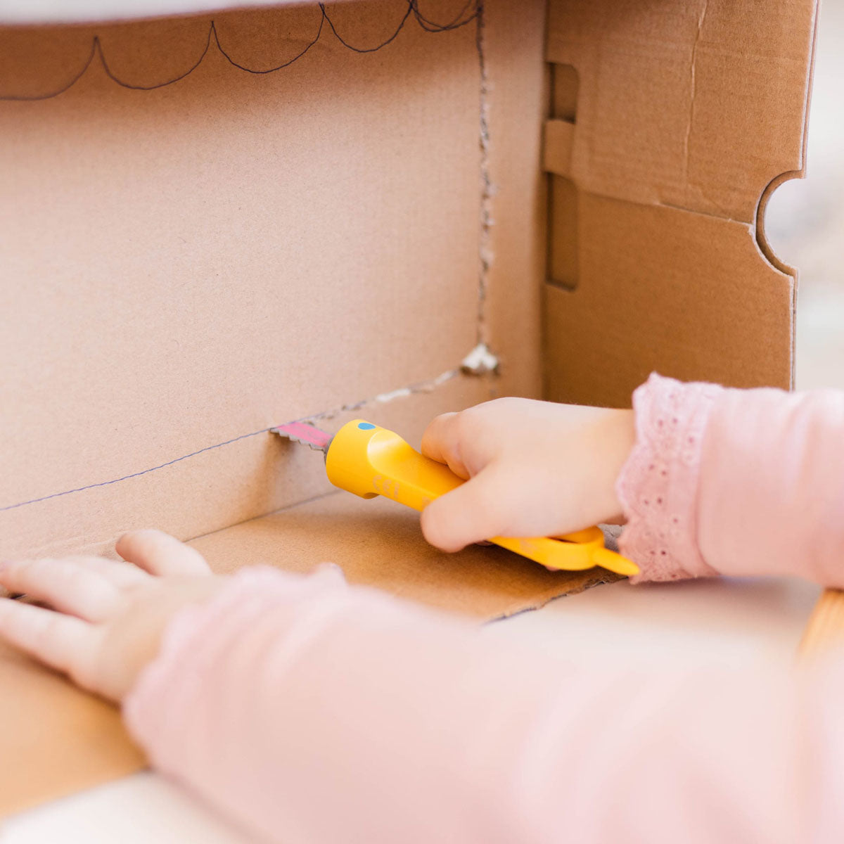 Makedo Safe-Saw Cardboard Tool