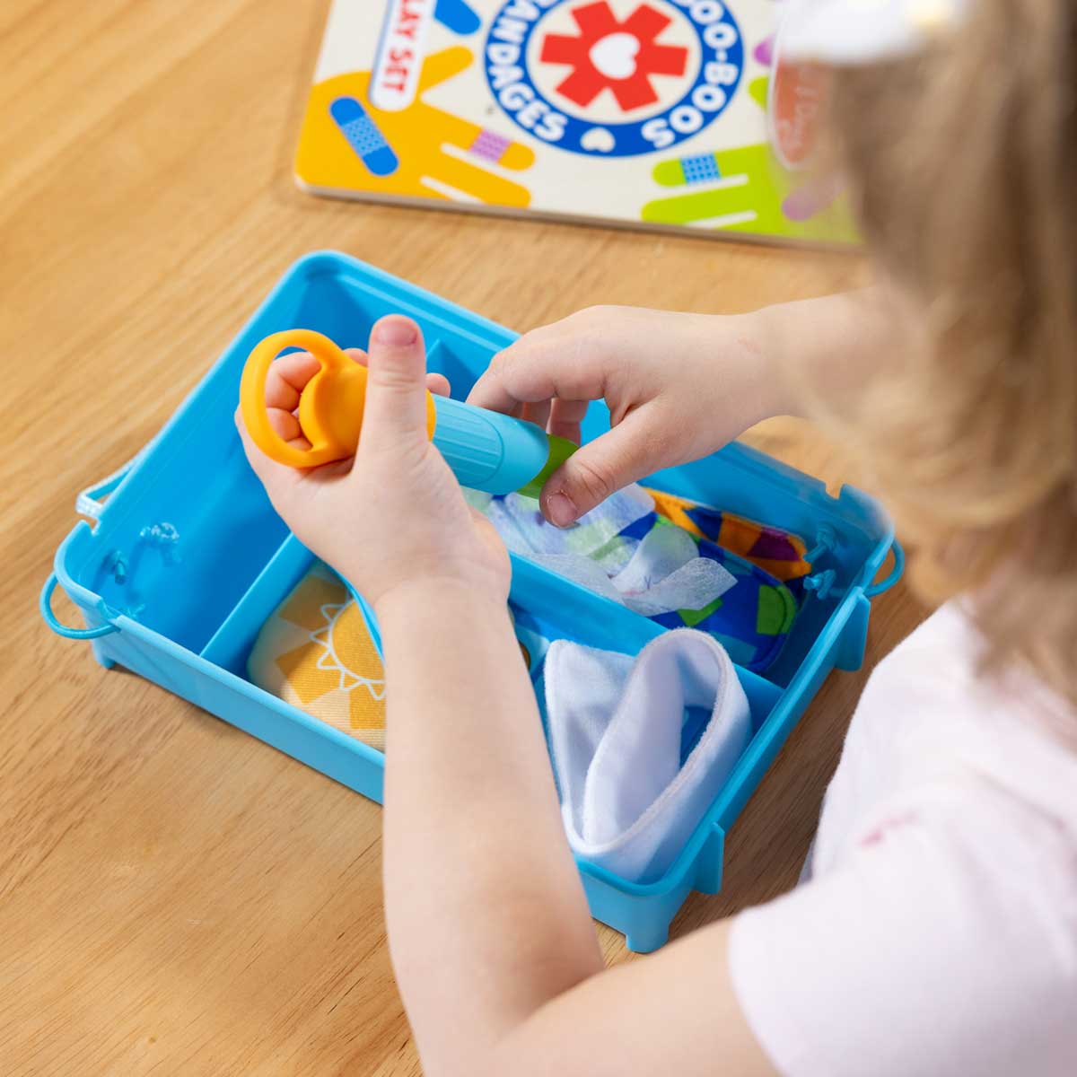 Melissa and Doug Boo-Boos & Bandages Reusable Play Set