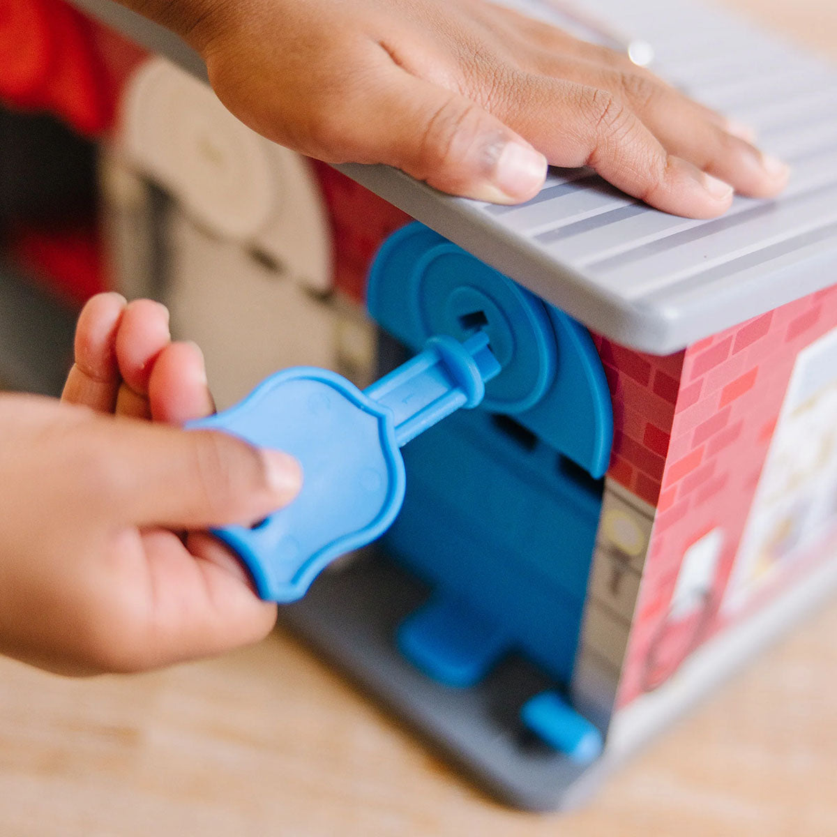 Melissa & Doug Keys & Cars Rescue Garage Play Set