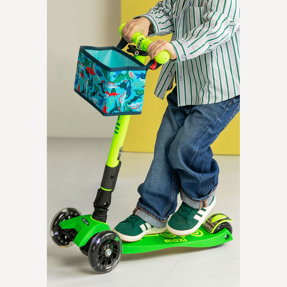 Maxi Deluxe Foldable Scooter LED Wheels - Neon Parrot Green