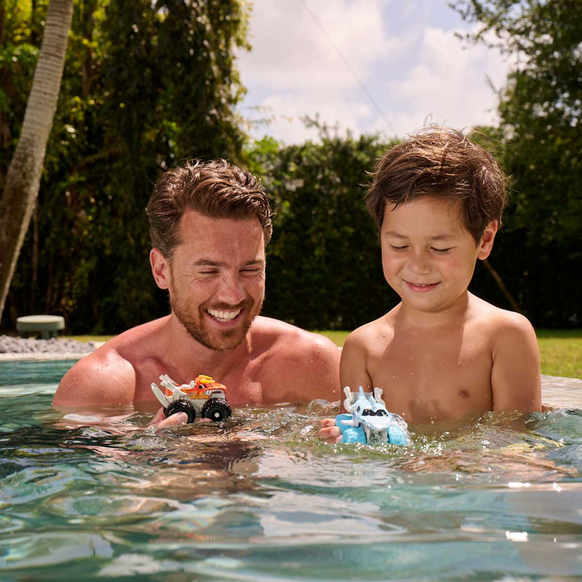 Spin Master - Swimways Monster Jam Wave Sprayers: El Toro Loco & Megalodon