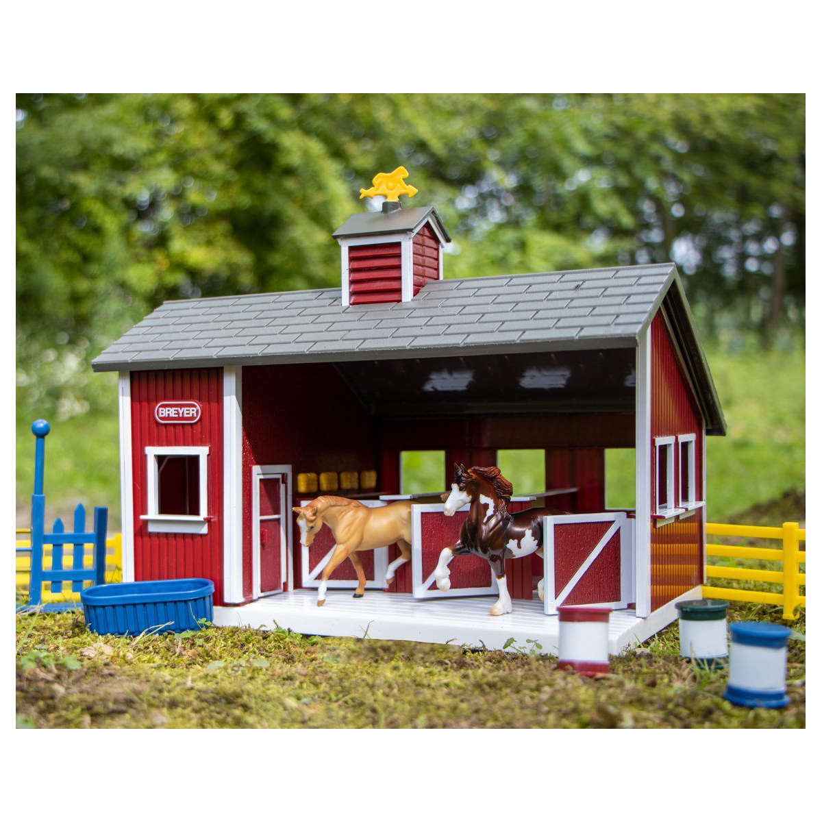 Breyer Red Stable Playset