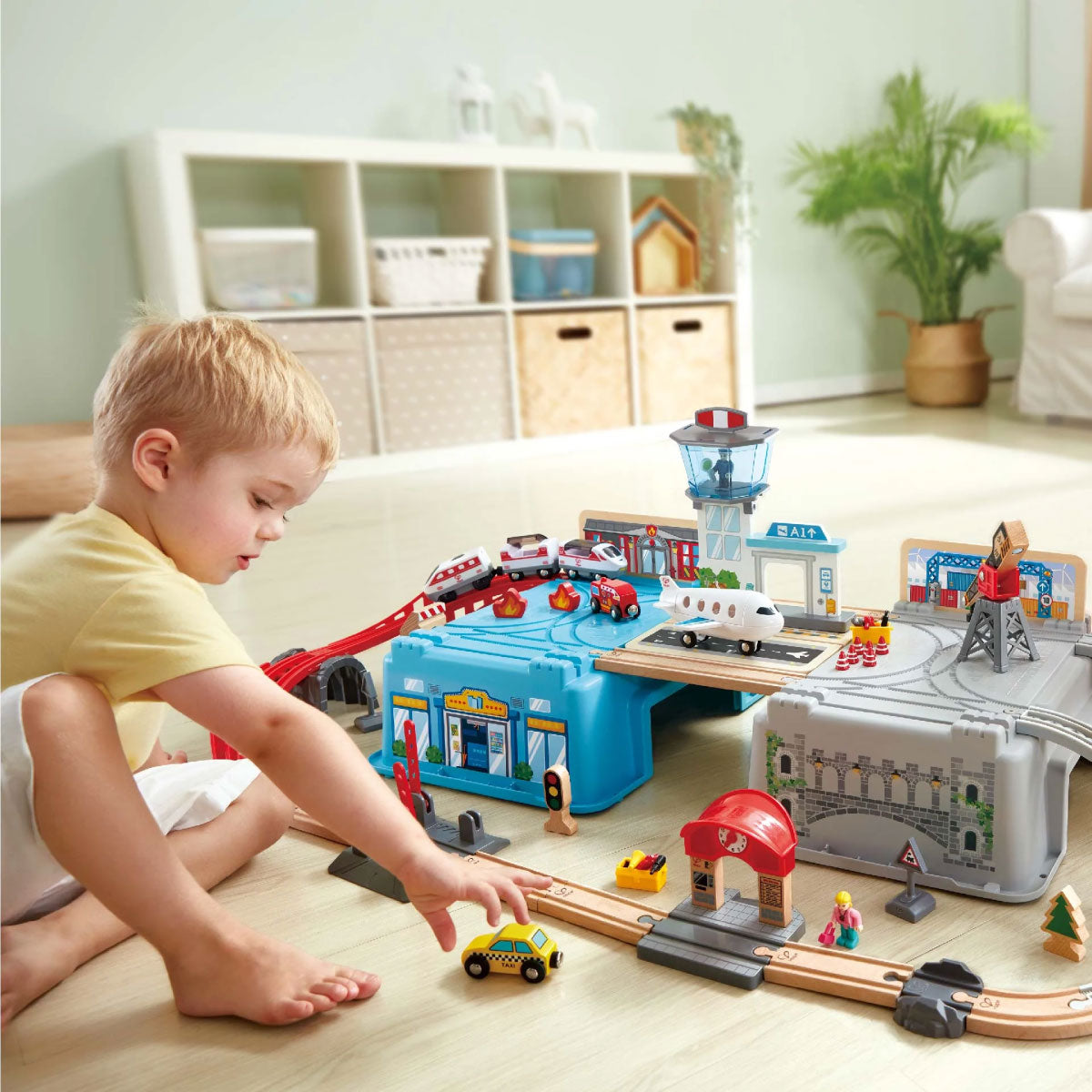 Hape Super Cityscape Transport Train Bucket Set