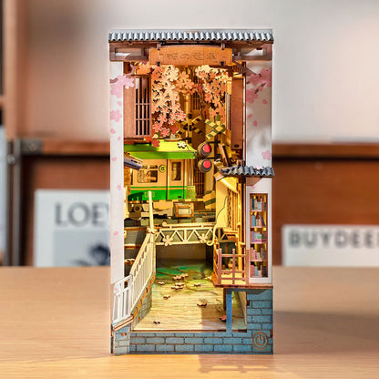 DIY Book Nook Miniature - Sakura Densya Tram