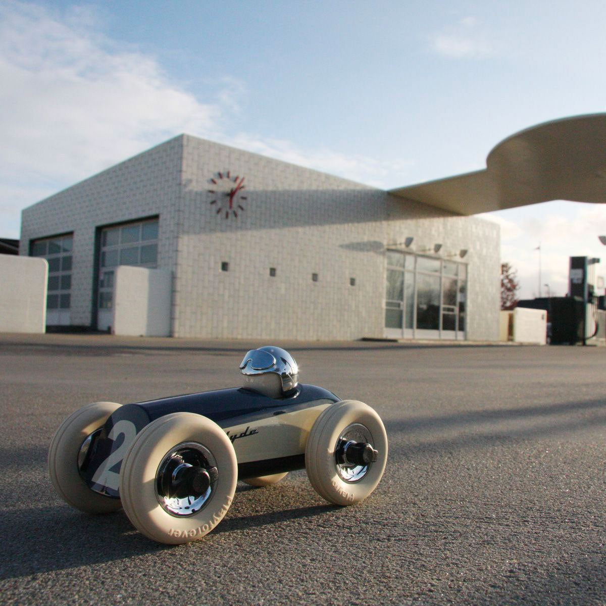 Playforever Clyde Race Car